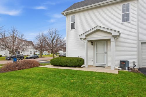 0-2413 Dickens Dr, Aurora, IL, 60503-5764 | Card Image