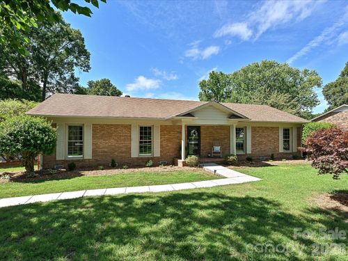 218 Sturbridge Dr, Charlotte, NC, 28214-1152 | Card Image