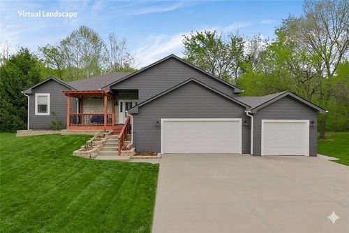 3651 Tonganoxie Rd, Leavenworth, KS, 66048-5321 | Card Image