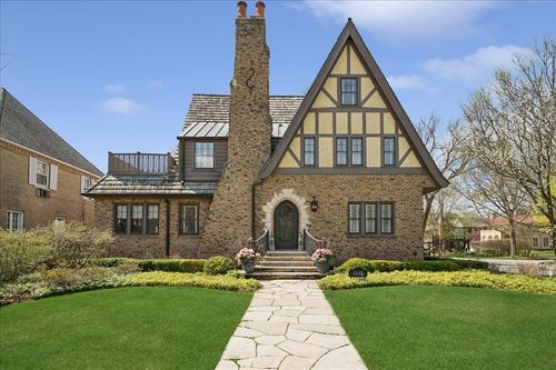 2448 Lincolnwood Dr, Evanston, IL, 60201-2051 | Card Image