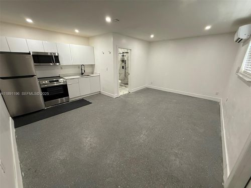 1-4300 Nw 3rd Ct, Plantation, FL, 33317-2702 | Card Image