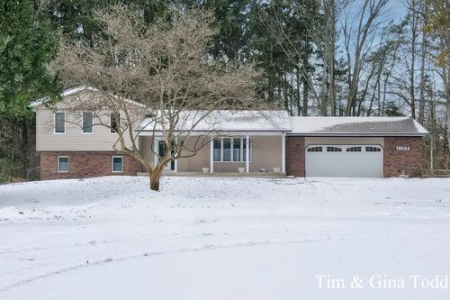 16565 Beechnut Ct, Grand Haven, MI, 49417-9438 | Card Image