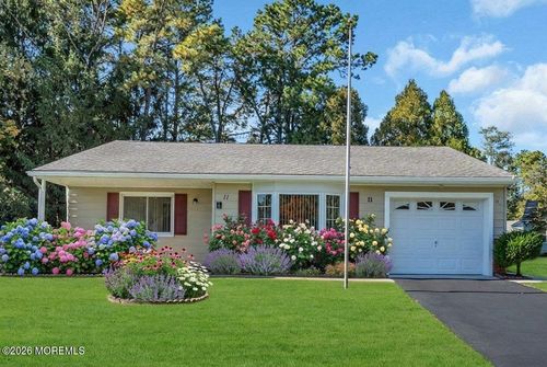 11 Vermont Way, Whiting, NJ, 08759-1438 | Card Image