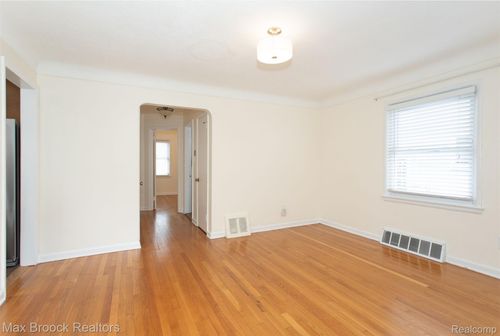 3269 Ellwood Ave, Berkley, MI, 48072-1158 | Card Image