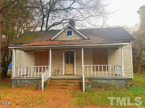 610 Crowell St E, Wilson, NC, 27893-4220 | Card Image