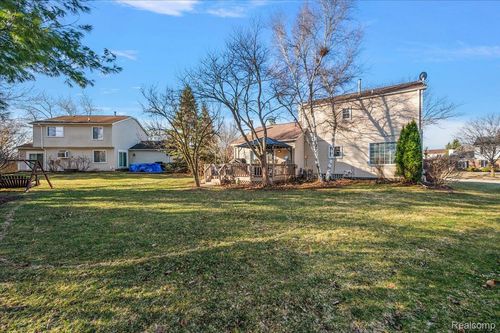 24546 Fairway Hills Dr, Novi, MI, 48374-3041 | Card Image