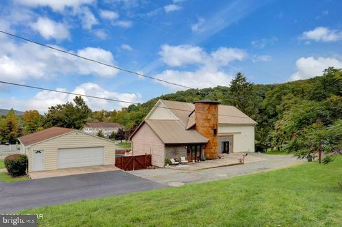 2106 Northway Rd, Williamsport, PA, 17701-9710 | Card Image