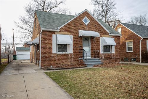 236 E 246th St, Euclid, OH, 44123-1448 | Card Image