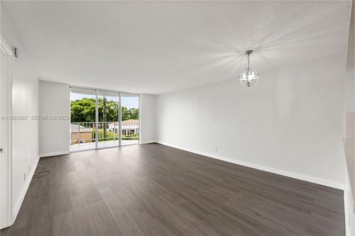 apt-203-16740 Ne 9th Ave, North Miami Beach, FL, 33162-2573 | Card Image