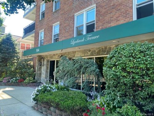4m-504 Merrick Rd, Lynbrook, NY, 11563-2350 | Card Image