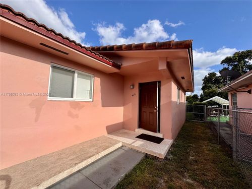 628-628 W 17th St, Hialeah, FL, 33010-2415 | Card Image
