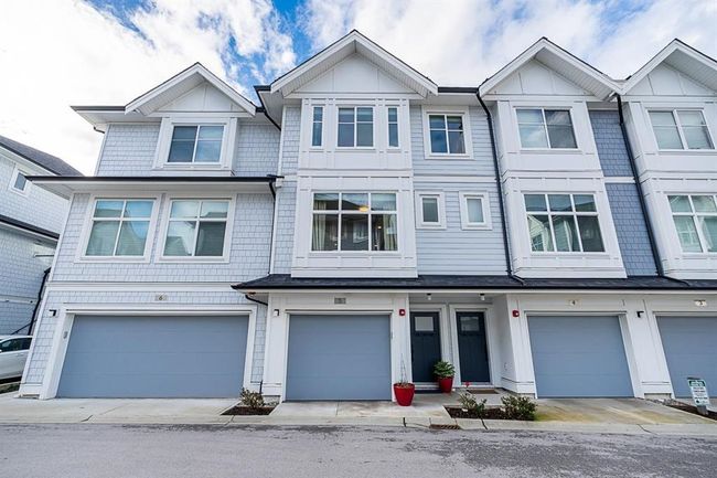 5 - 21688 52 Avenue, Townhouse with 3 bedrooms, 2 bathrooms and 2 parking in Langley BC | Image 2