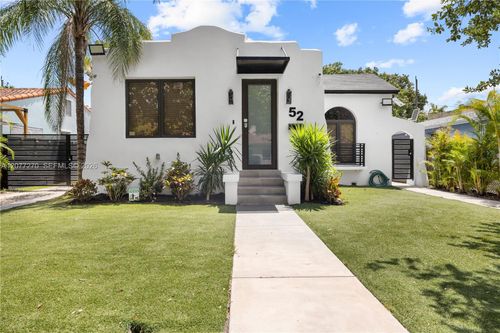 52 Ne 47th St, Miami, FL, 33137-3108 | Card Image