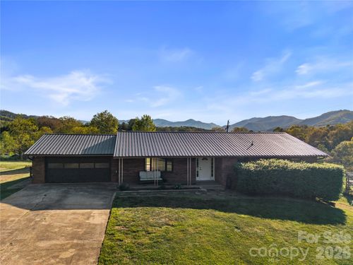 882 Queentown Rd, Canton, NC, 28716-6920 | Card Image