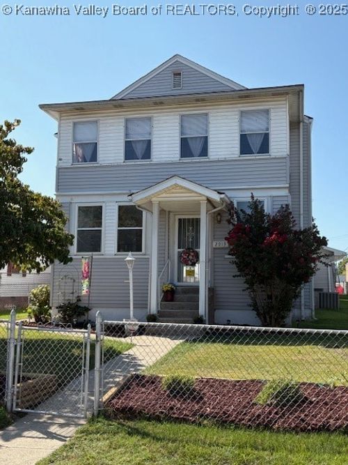 2913 5th Ave, Charleston, WV, 25387-1711 | Card Image