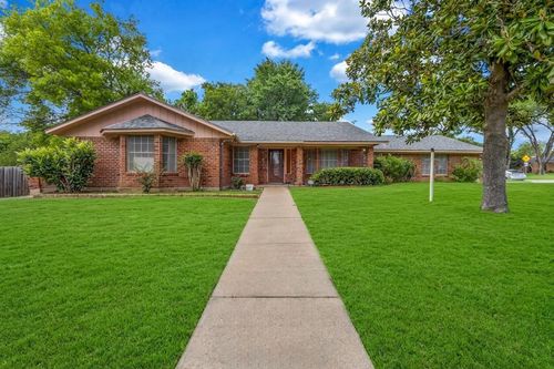 6241 Onyx Dr S, North Richland Hills, TX, 76180-1553 | Card Image