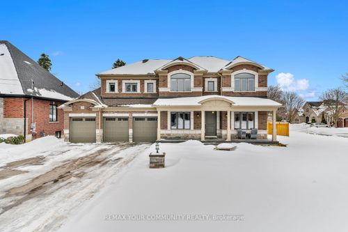 33 North Street, Whitby, ON, L1M1C2 | Card Image