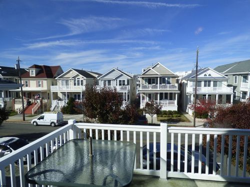 728 Pennlyn Pl, Ocean City, NJ, 08226-4156 | Card Image