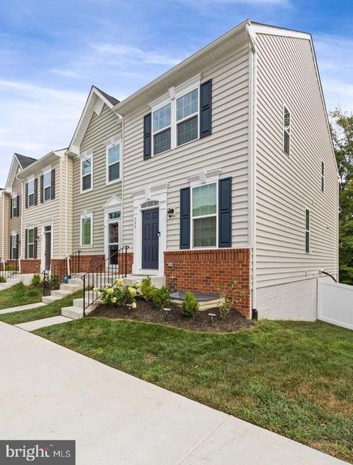 527 View Point Way, FREDERICKSBURG, VA, 22405-1284 | Card Image