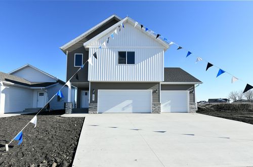 6805 Deer Creek Loop, Horace, ND, 58047 | Card Image