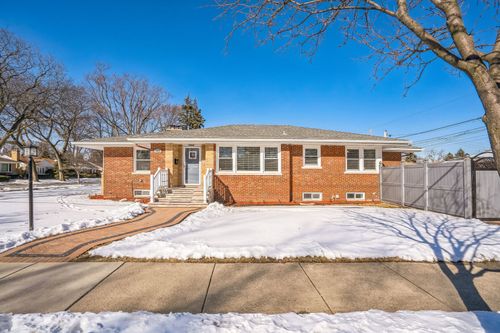 4020 Keeney Street, Skokie, IL, 60076 | Card Image