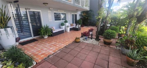 i108-9371 Fontainebleau Blvd, Miami, FL, 33172-5671 | Card Image