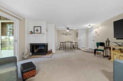 5b-950 Woodridge Court, Lake Geneva, WI, 53147 | Card Image