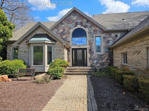 1168 Eagle Nest Dr, Milford, MI, 48381-2822 | Card Image