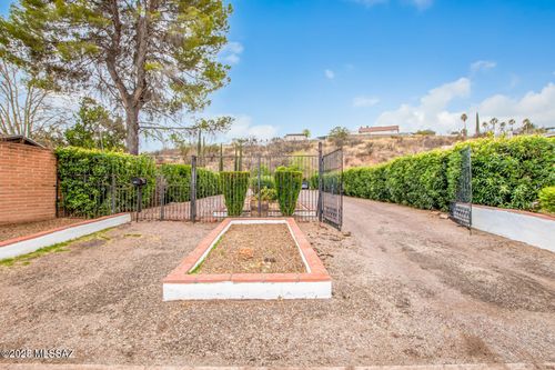 377 W Martinez St, Nogales, AZ, 85621-1841 | Card Image