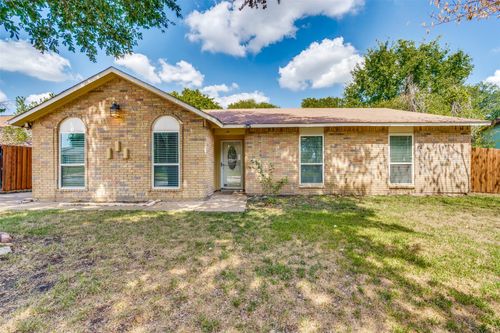 1249 High Meadow Ln, Lancaster, TX, 75146-1317 | Card Image