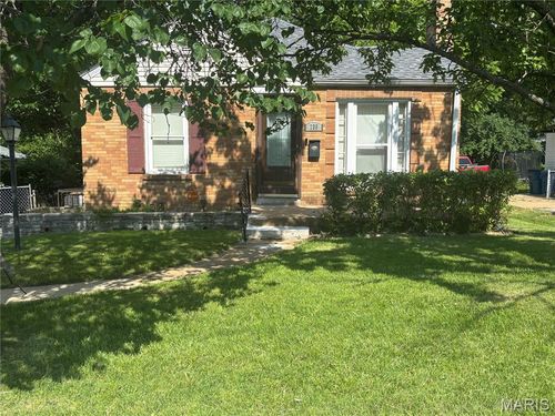 238 Newell Dr, Saint Louis, MO, 63135-1856 | Card Image