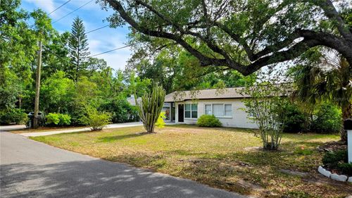 10206 N Oakleaf Ave, Tampa, FL, 33612-6550 | Card Image