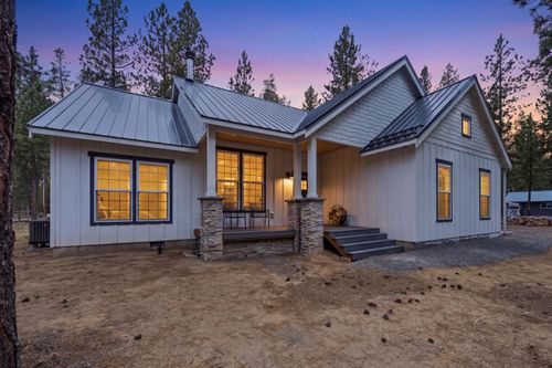 51795 Pine Loop Dr, La Pine, OR, 97739-8932 | Card Image