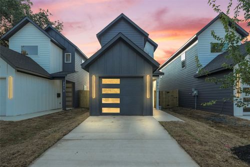 2521 Bethurum Ave, Dallas, TX, 75215-5130 | Card Image