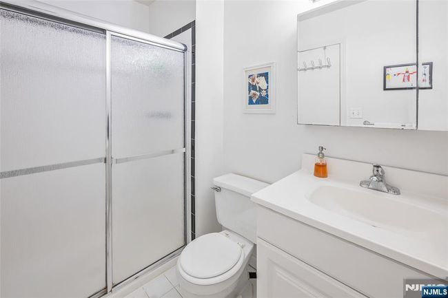 181 Long Hill Rd, House attached with 2 bedrooms, 3 bathrooms and null parking in Little Falls NJ | Image 37
