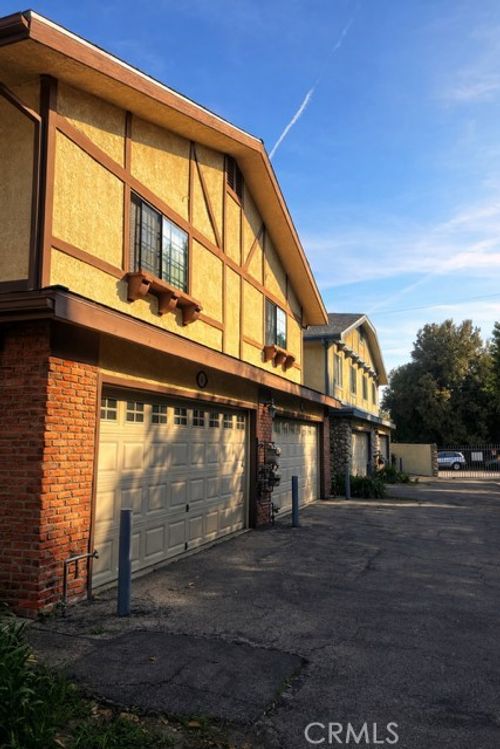 18435 Keswick, Reseda, CA, 91335 | Card Image
