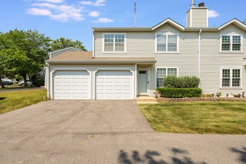 428 Normandie Ln, Round Lake Beach, IL, 60073-3711 | Card Image