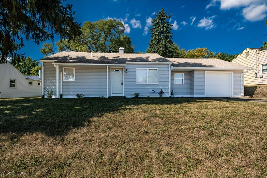 Cromer Ave, Canton, OH 44709