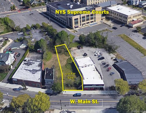 226 W Main Street, Riverhead, NY, 11901 | Card Image