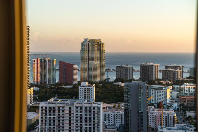 APT-4012 - 185 Sw 7 Th St, Condo with 2 bedrooms, 3 bathrooms and null parking in Miami FL | Image 19