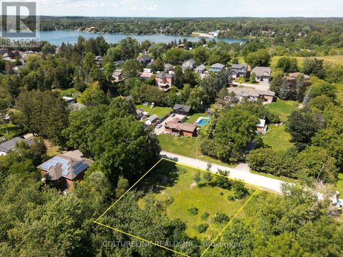 11 Victor Dr, Stouffville, ON, L4A3G5 | Card Image