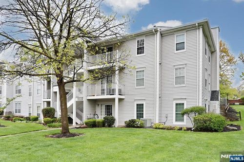 1093 Ash Dr, Mahwah, NJ, 07430-2383 | Card Image