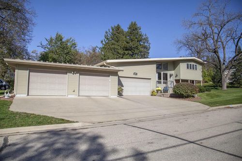 320 Wilson Street, Mount Horeb, WI, 53572 | Card Image