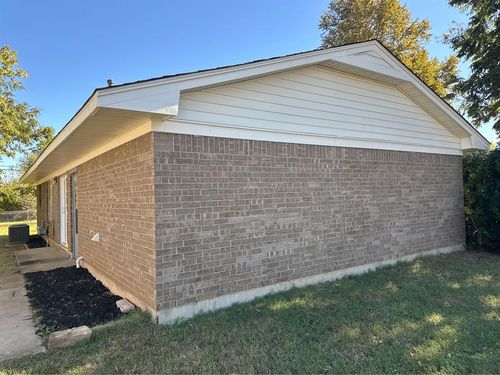 721 Mission Pl, Anadarko, OK, 73005-5402 | Card Image