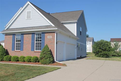 3264 Wren Ln, Rochester Hills, MI, 48309-4298 | Card Image