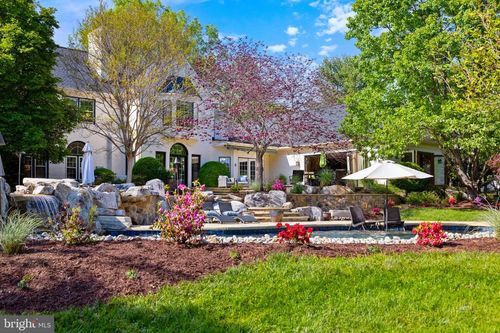 18 Holly Leaf Ct, BETHESDA, MD, 20817-2652 | Card Image