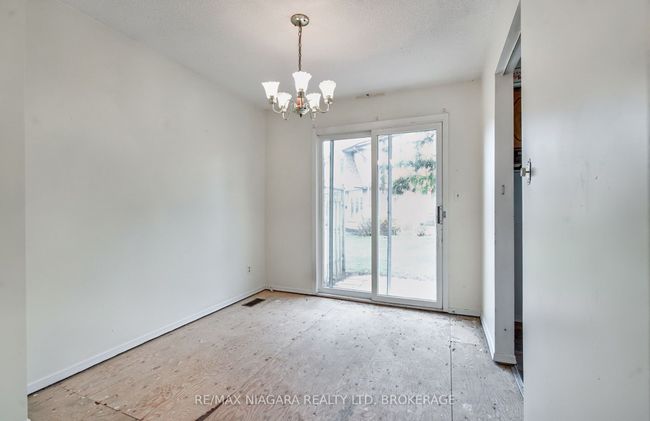 3 - 5787 Swayze Dr, Condo with 3 bedrooms, 2 bathrooms and 1 parking in Niagara Falls ON | Image 8