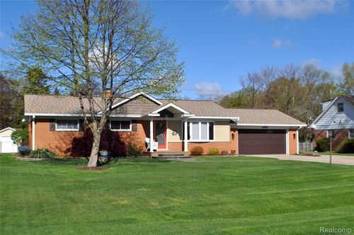 3593 Meadowleigh Ln, Waterford, MI, 48329-2448 | Card Image