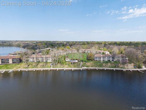 302e-1680 Cliffs Lndg, Ypsilanti, MI, 48198-7305 | Card Image