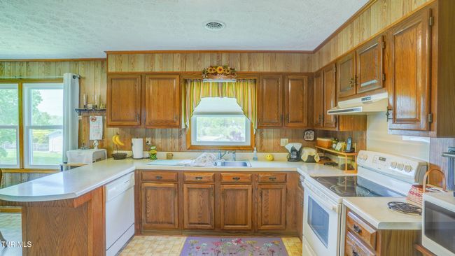 683 Ridge Dr, House other with 3 bedrooms, 2 bathrooms and null parking in Piney Flats TN | Image 12